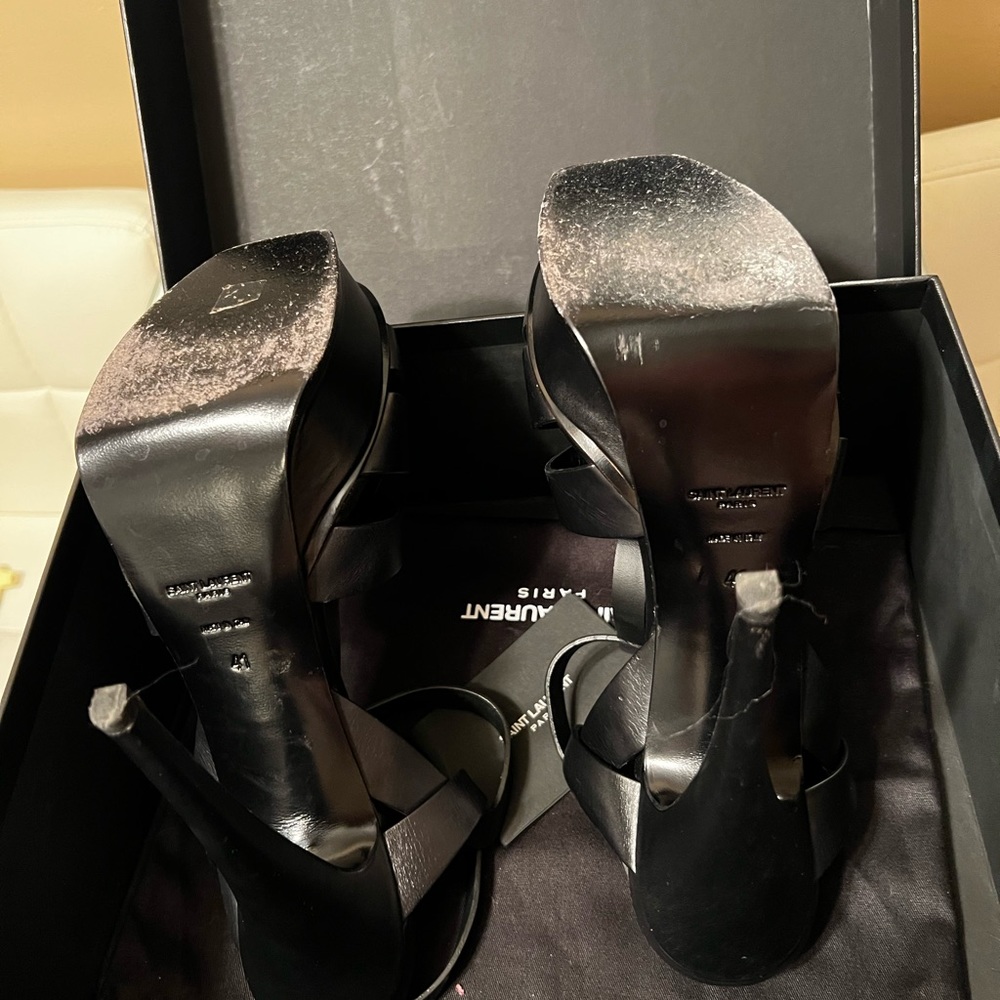 SAINT LAURENT Tribute Sandals in smooth leather. - Picture 9 of 11